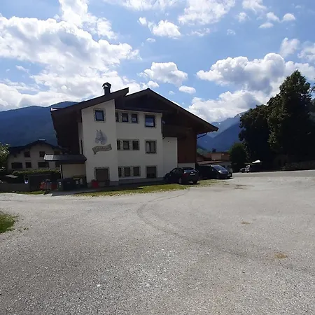 Tischlerwirt イン ウッテンドルフ